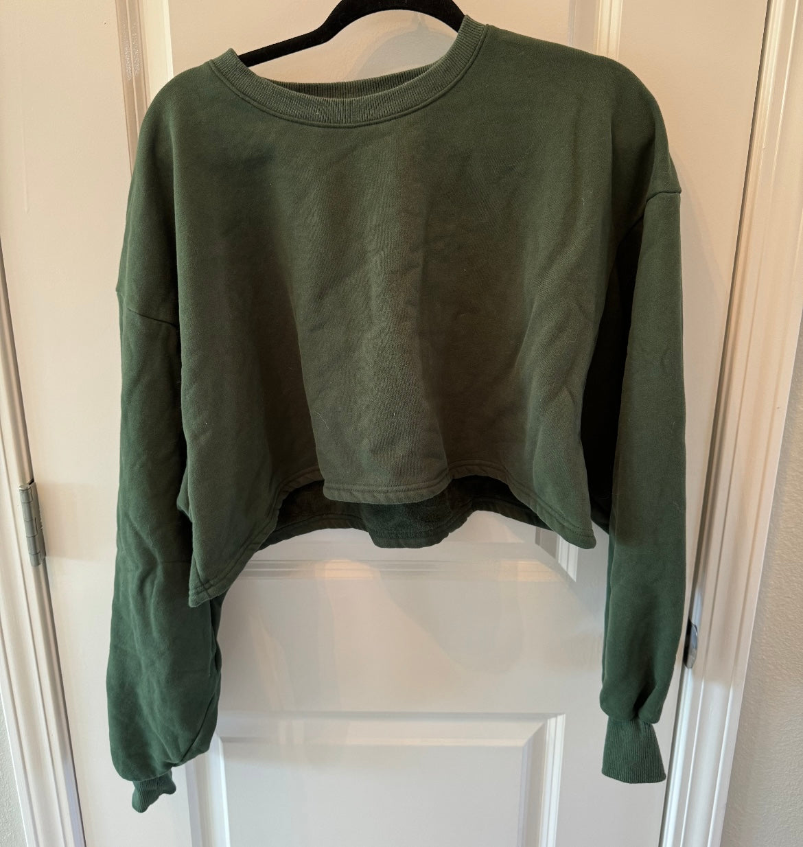 Cara Loren Cropped Fleece Sweatshirt Women’s Size Medium Duffel Green