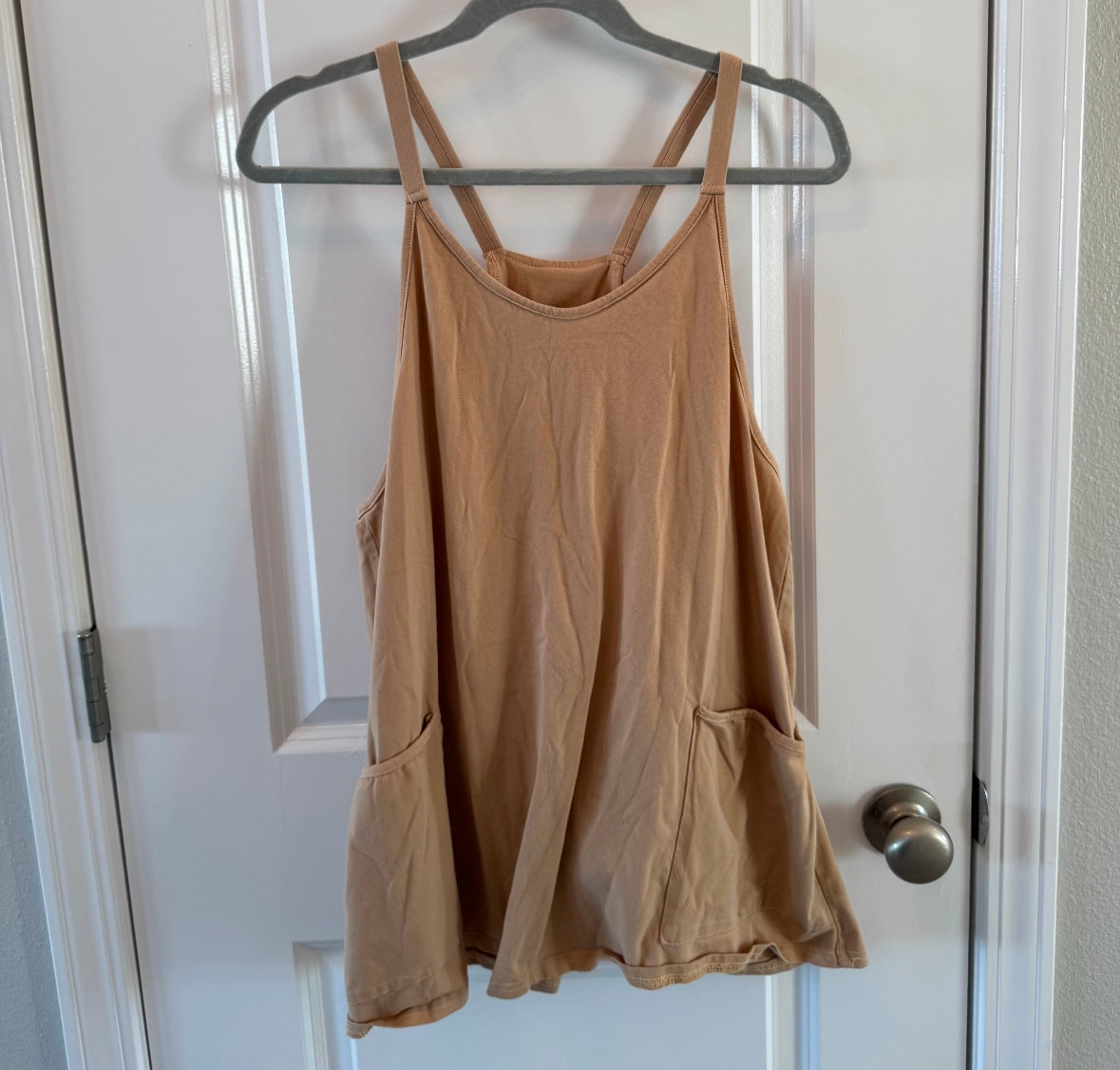 Mini Dress w Built in Shorts Women’s Size Small Tan