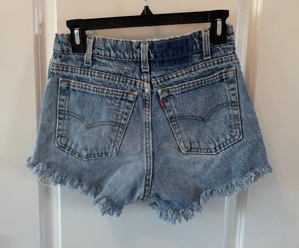 Levi’s Cutoff Denim Shorts Women’s Size 26/2