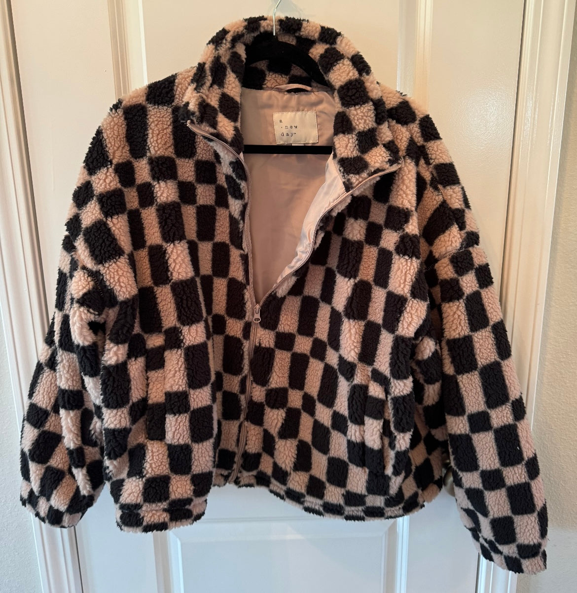 A New Day Checker Print Full Zip Fleece Jacket Women’s Size Large Pink Black