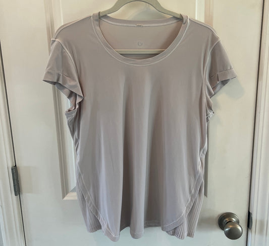 Lululemon Scoop Neck Short Sleeve Active Top
Women's Size 8 (Medium) Light Gray