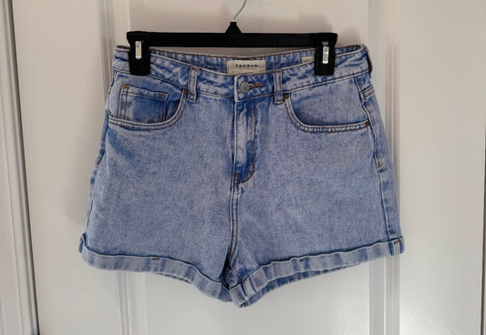 Pacsun Cuffed Denim Mom Shorts Women’s Size 28