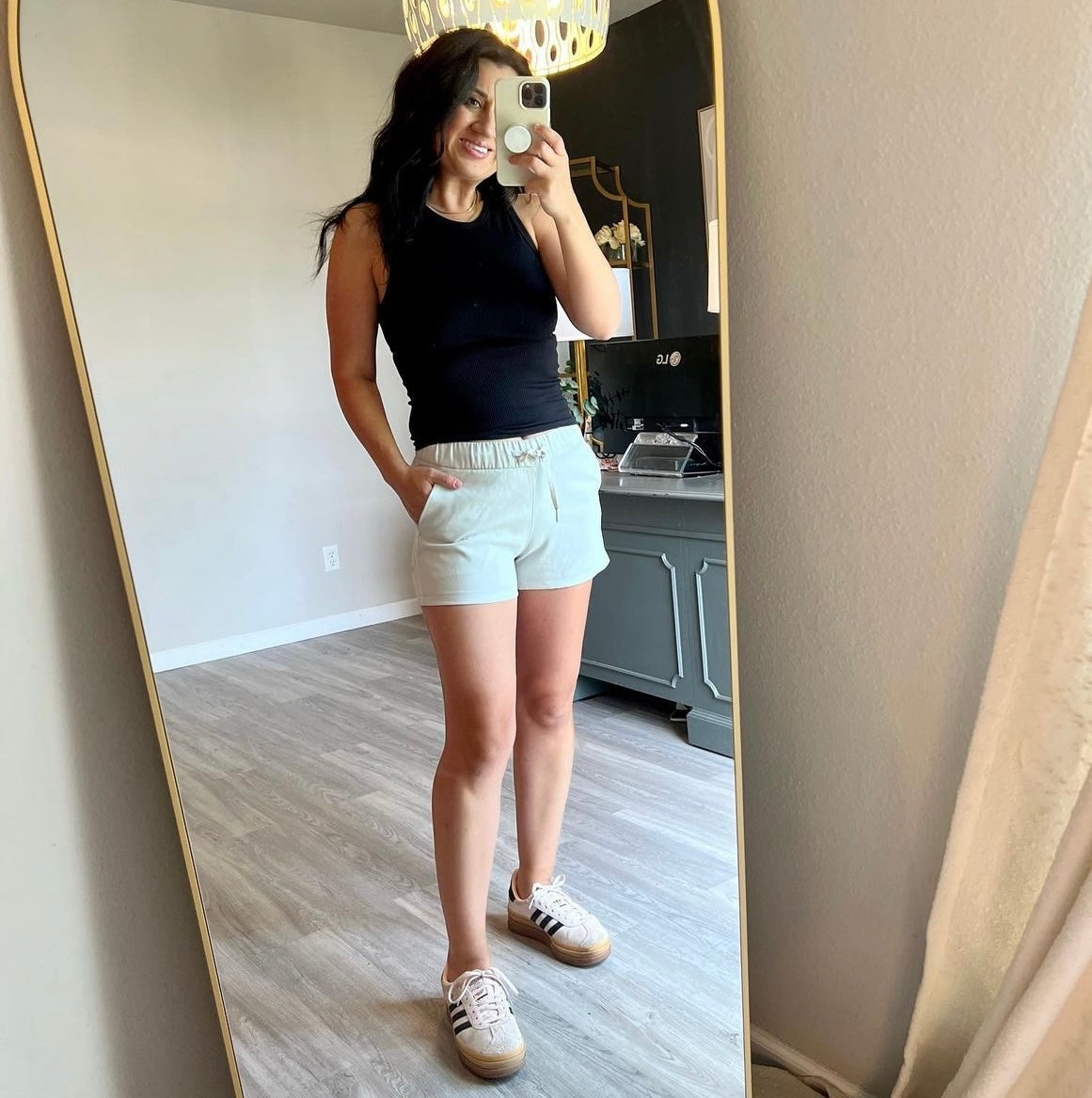 Lululemon On The Fly Short 2.5” Women’s Size 6 (Small) Dark Chrome