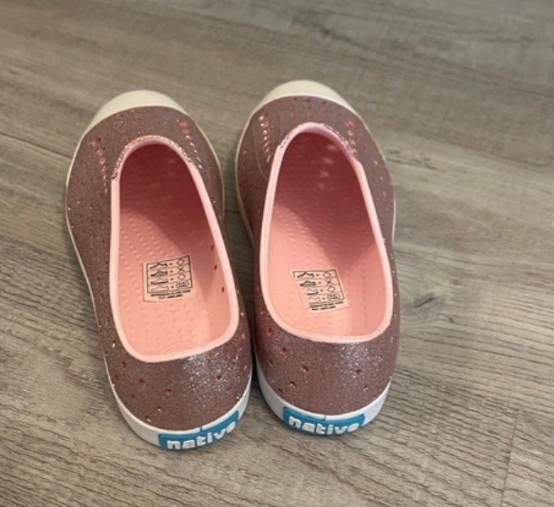 Native Jefferson Slip On Sneakers Big Kid's Size 12 Pink Sparkle