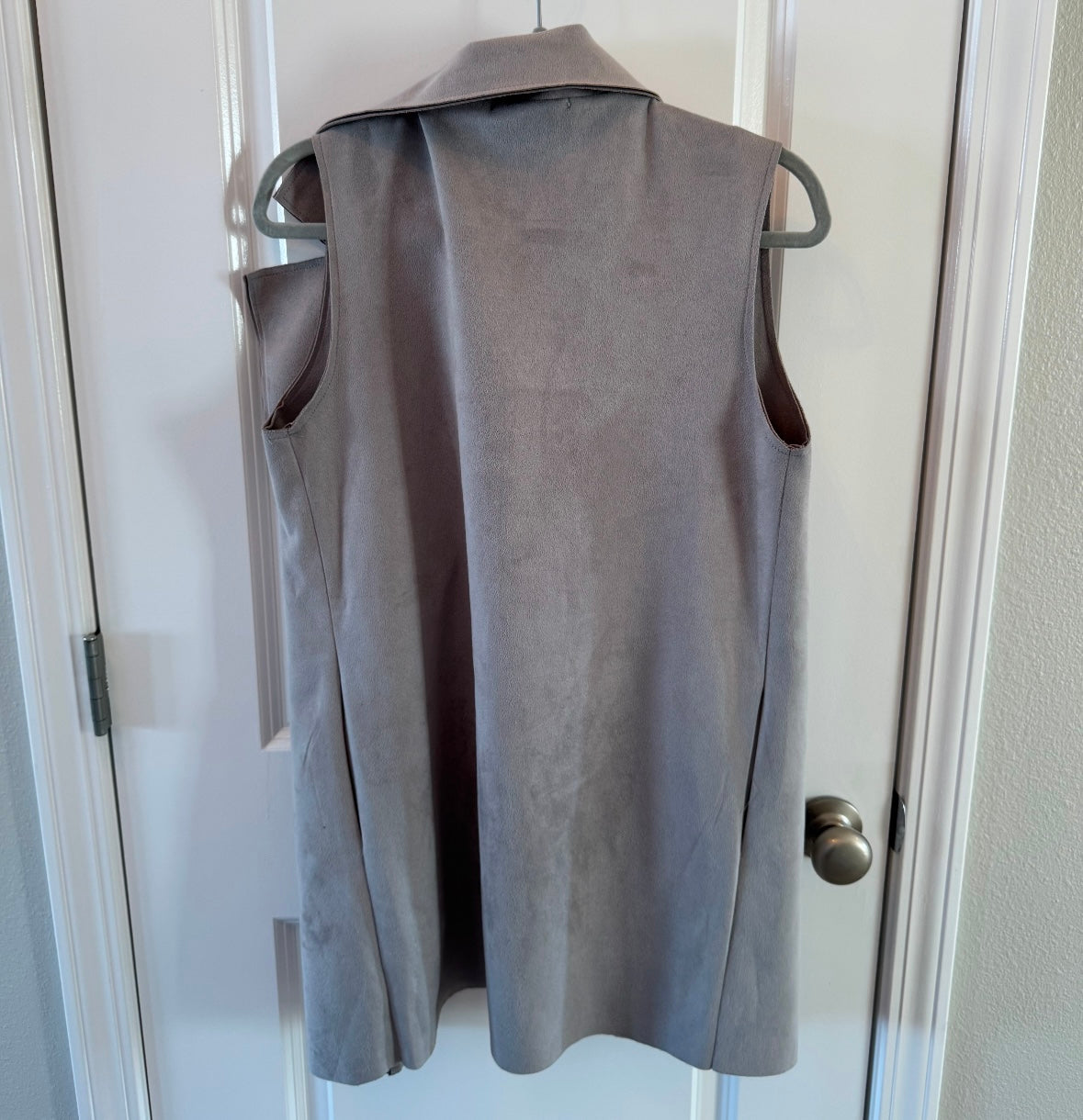 MOD Faux Suede Sleeveless Blazer Women’s Size Medium Taupe