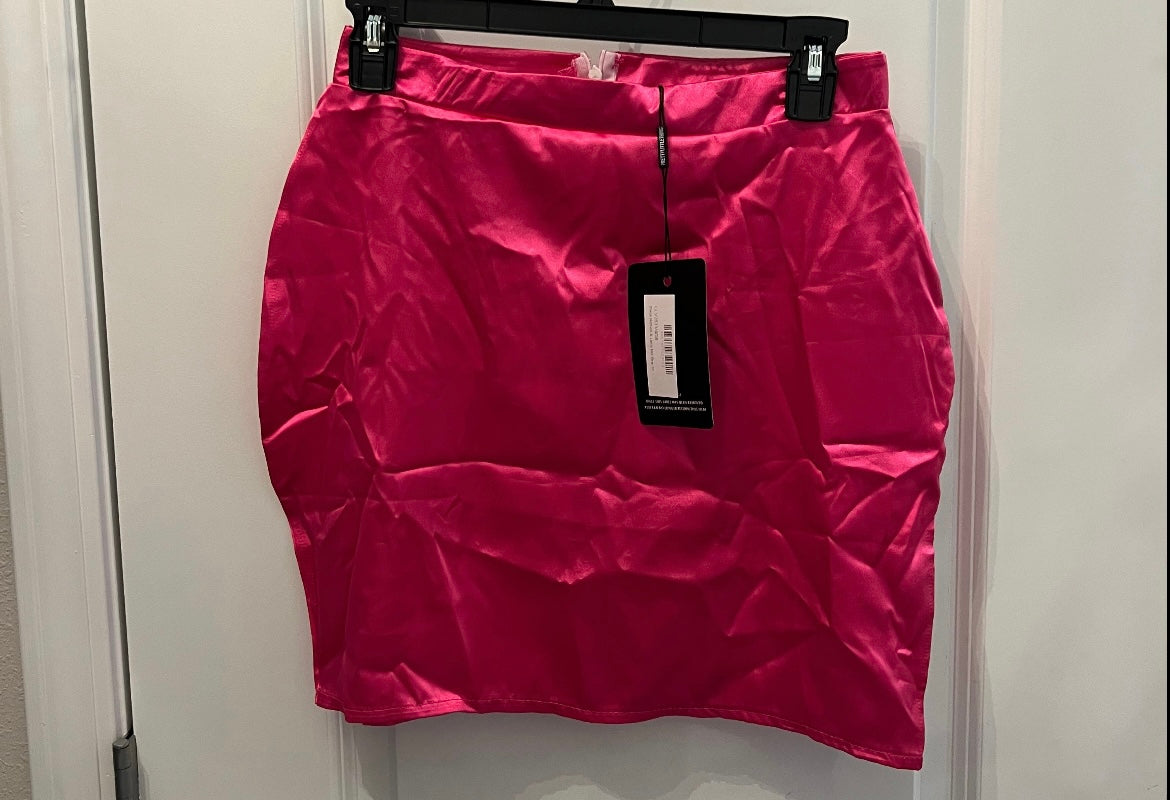 Prettylittlething Satin Mini Skirt Women’s 6 NWT