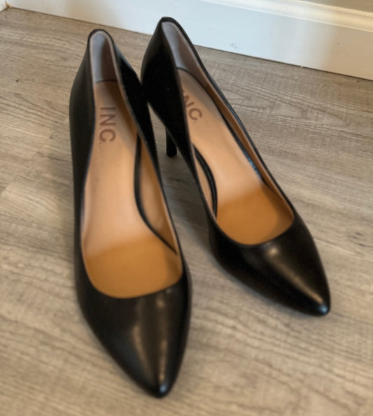 Low Pumps Women’s Size 8.5 Black