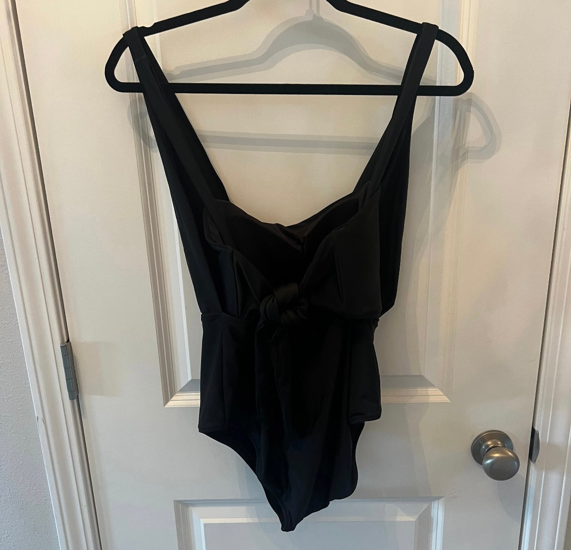 Aerie One Piece Full Coverage Swimsuit w Tie in Back Women’s Size XL Black