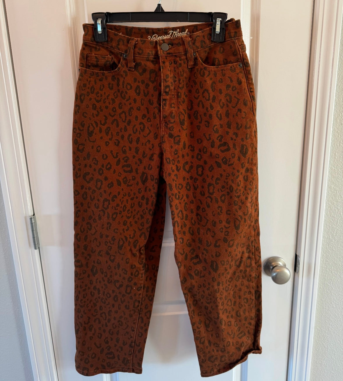 Universal Thread Vintage Straight Jeans Women’s Size 4/27 Reg Leopard