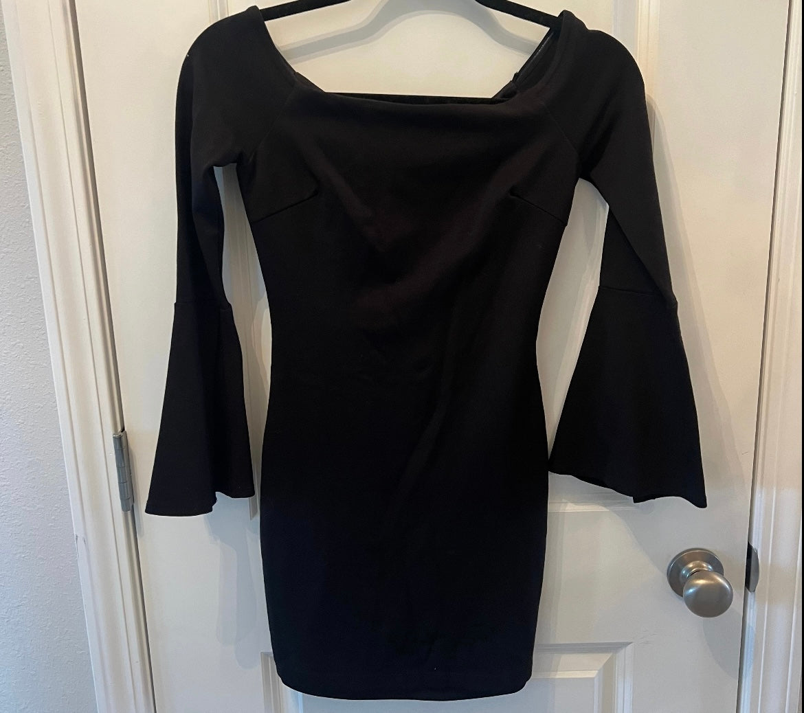 Lulus All She Wants Black Off-the-Shoulder Midi Dress Women’s Size XS 0-2 Black