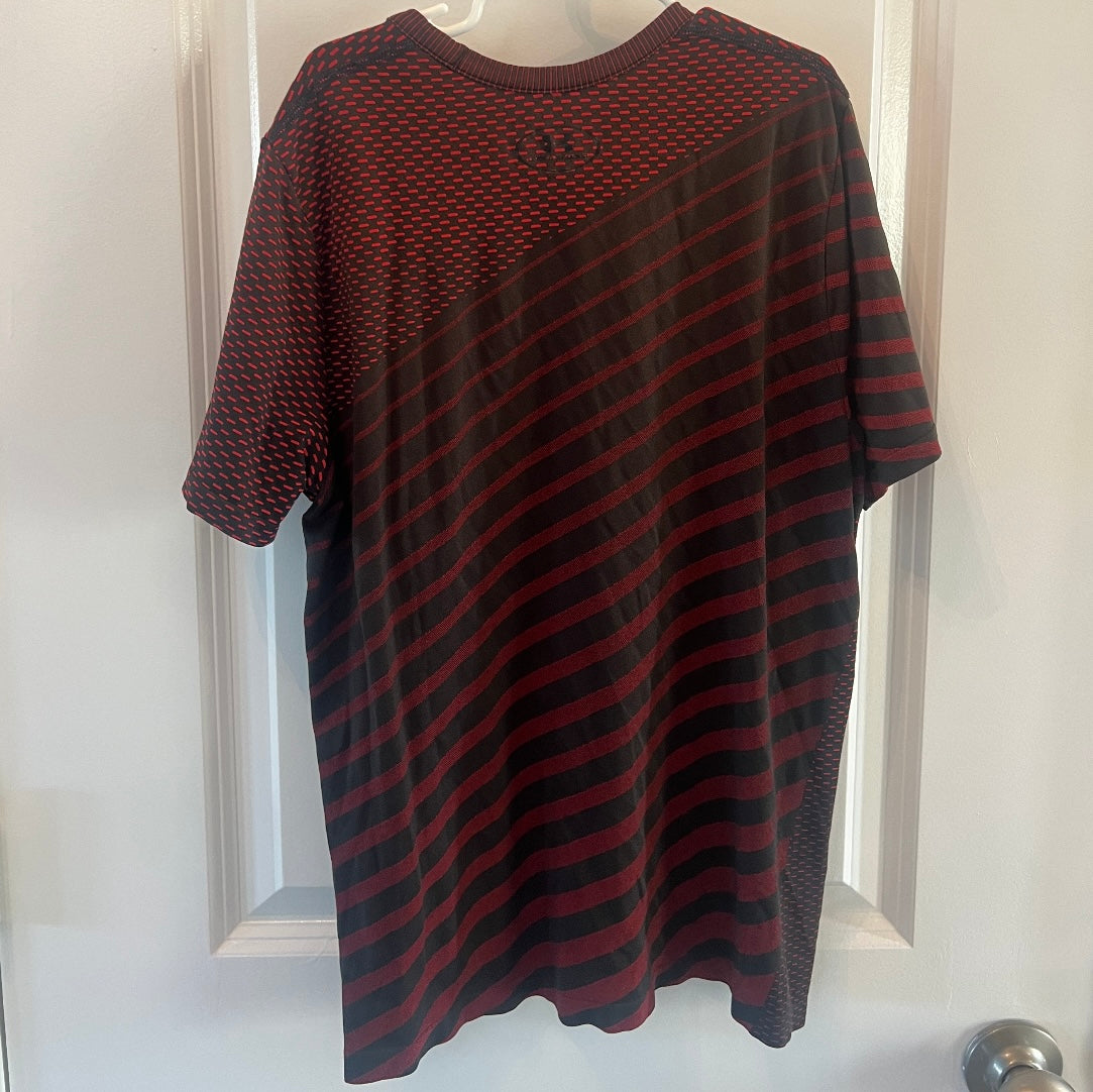 Under Armour Checker Graphic Short Sleeve Tee Youth Boy’s Size XL Red