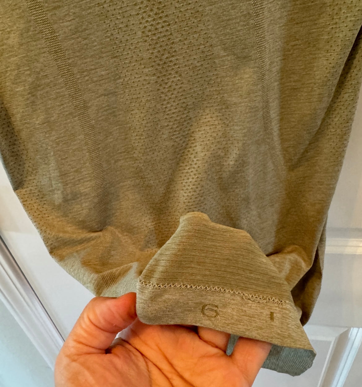 Lululemon Swiftly Tech Short Sleeve 2.0 Top Women’s Size 6 Rosemary Green