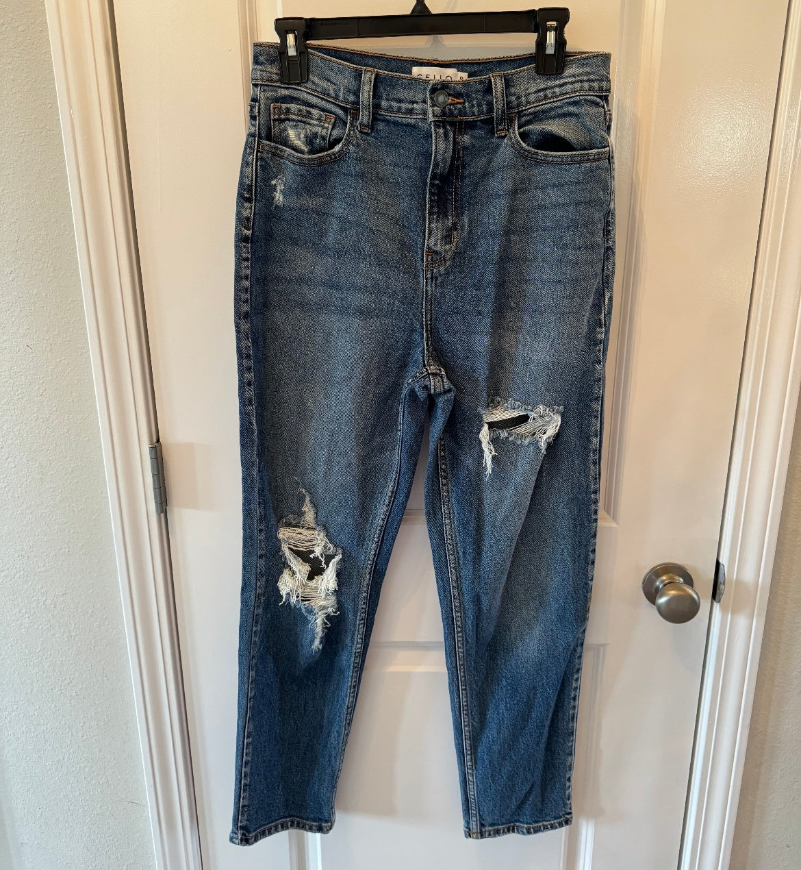 Cello Distressed Jeans Jr’s Size 9 (Women’s Size 29) Mid Wash