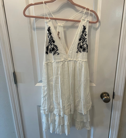 Embroidered Sleeveless Crochet Mini Dress Women’s Size Medium White