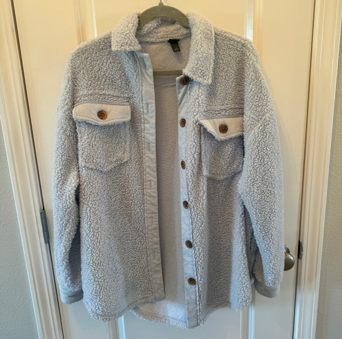 Wild Fable Oversized Fuzzy Shacket Women’s Size Medium Pastel Blue