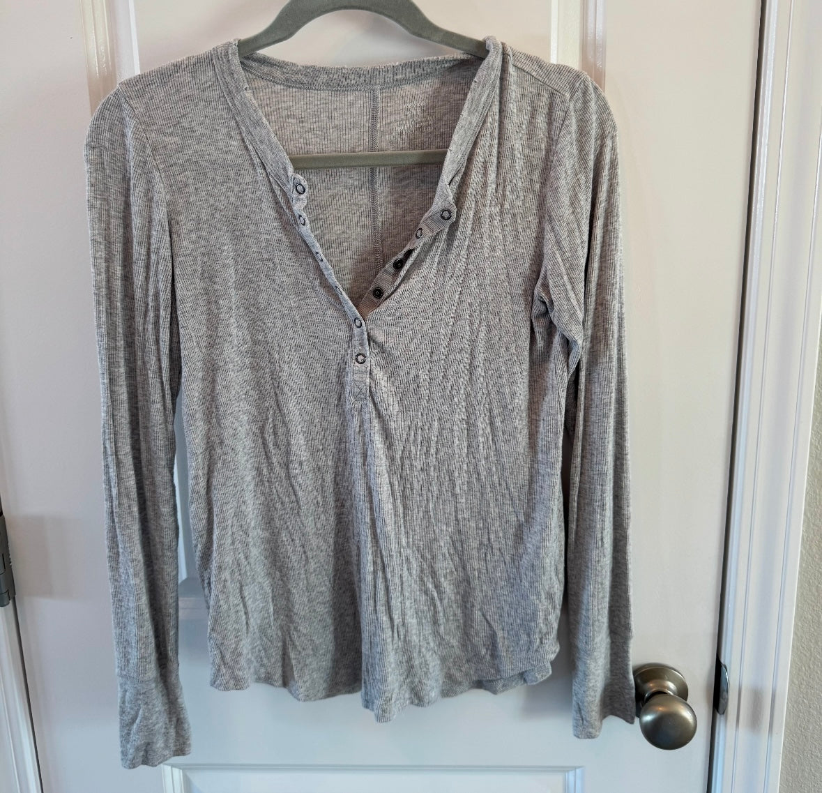 Aerie Knit Henley Women’s Size Small Heather Gray