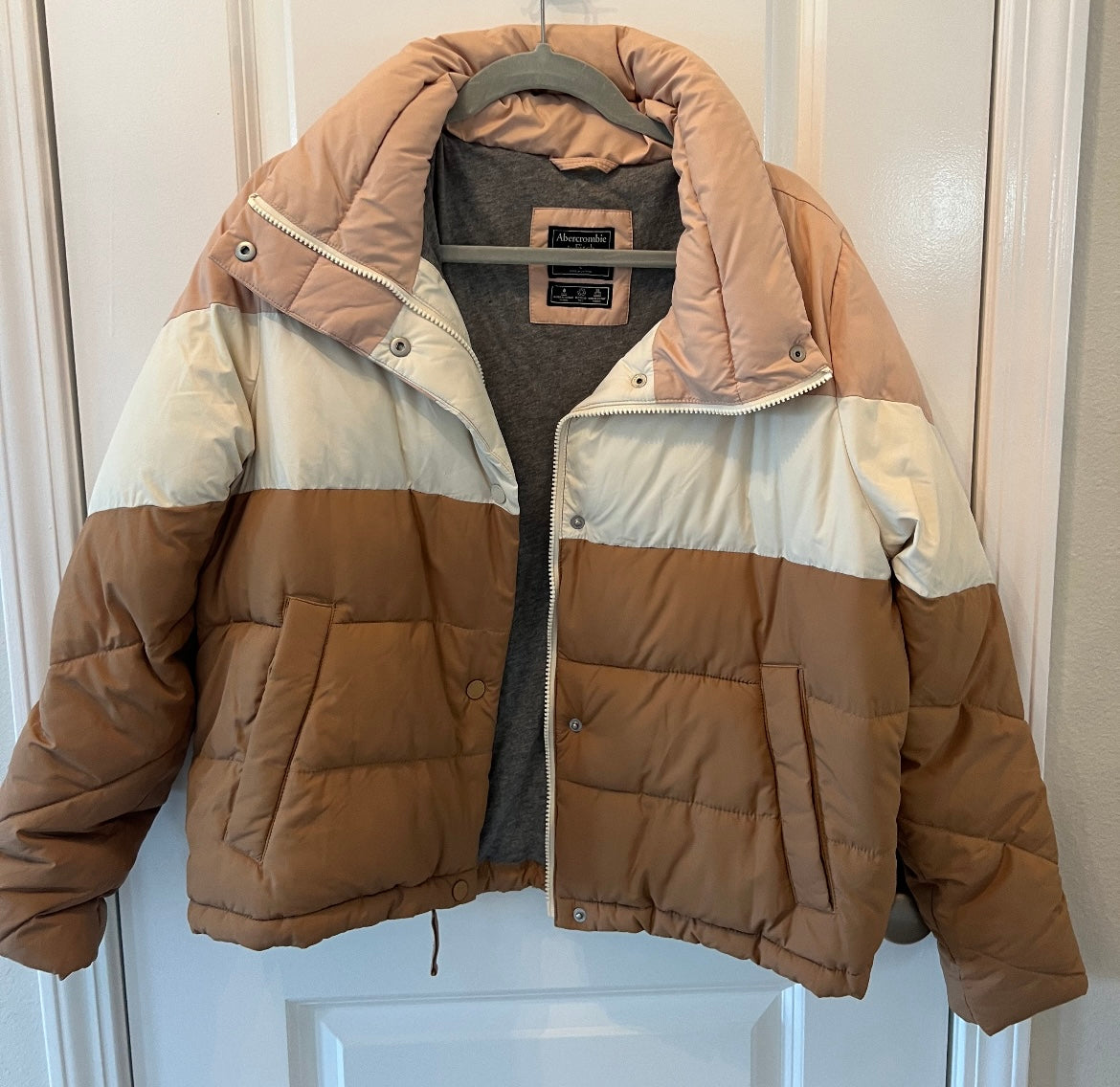 Abercrombie & Fitch Mini Ultra Puffer Women’s Size Large Tan Colorblock