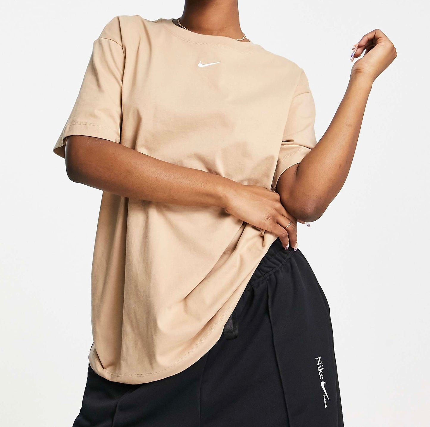 Nike Essential Boyfriend Tee Women’s Size Small Beige NWT
