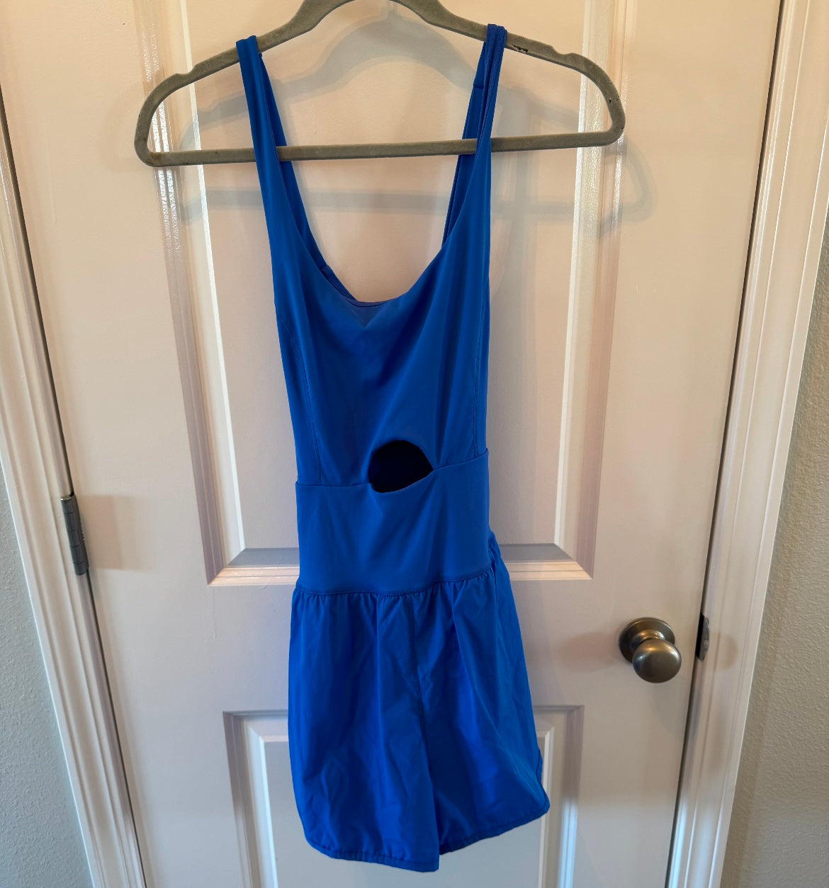 Active Romper w Front Cut-Out Women’s Medium Blue