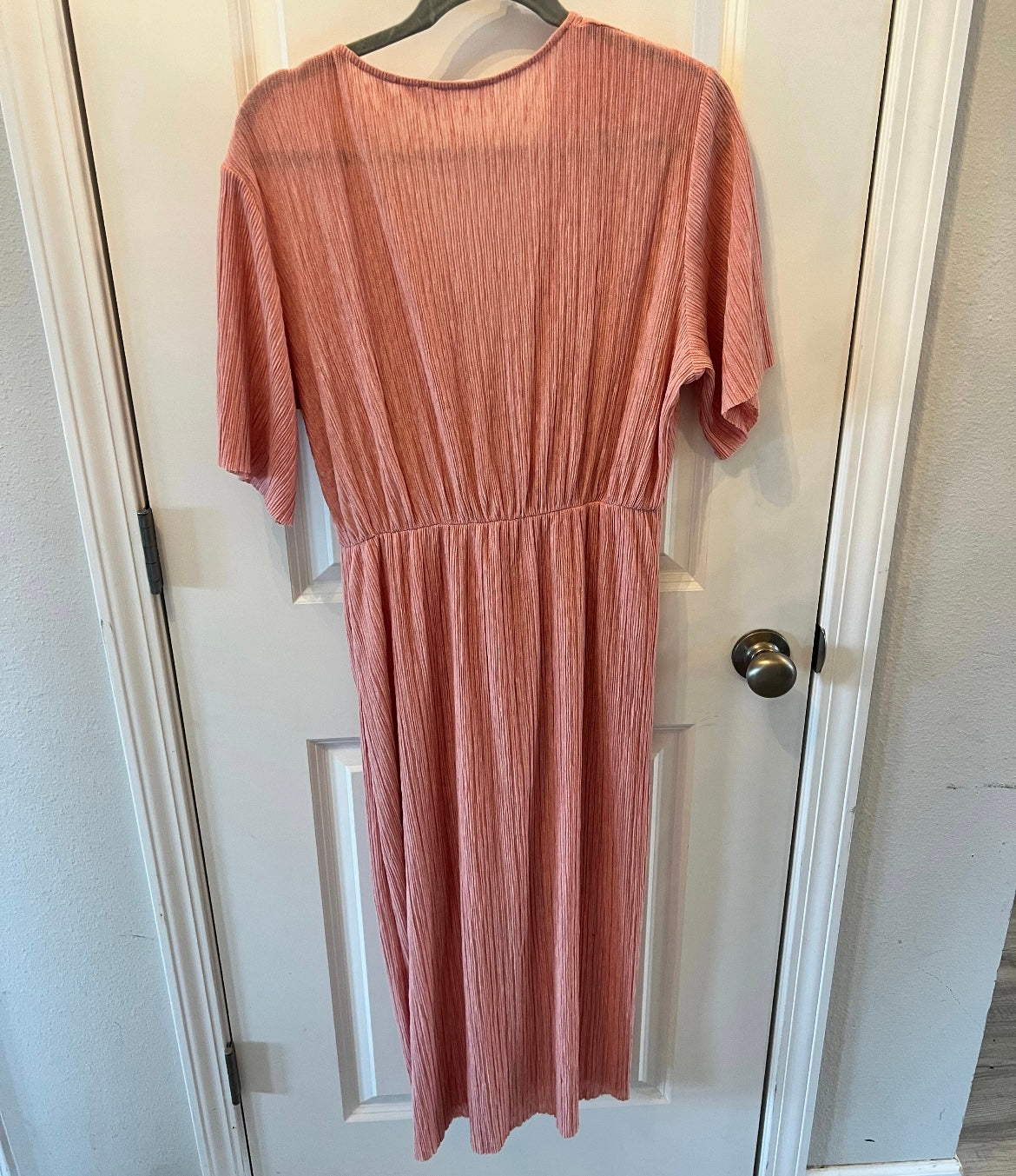 All In Favor Dolman Plissé Midi Dress Women’s Size Medium 8-10 Mauve