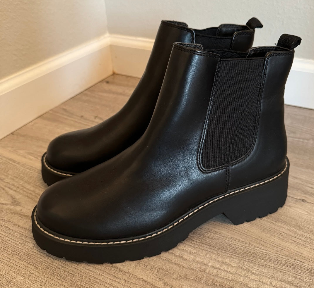 Madden Girl Cindyy Chelsea Boot Women’s Size 9 Black Paris