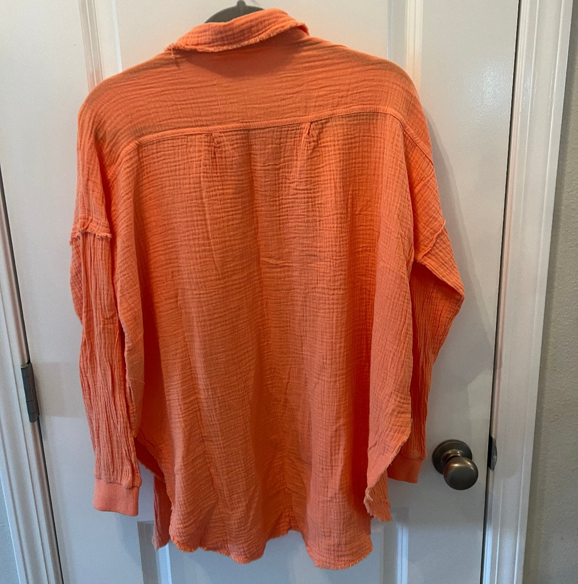 Pink Lily Button Front Long Sleeve Shirt Women’s Size Small Coral