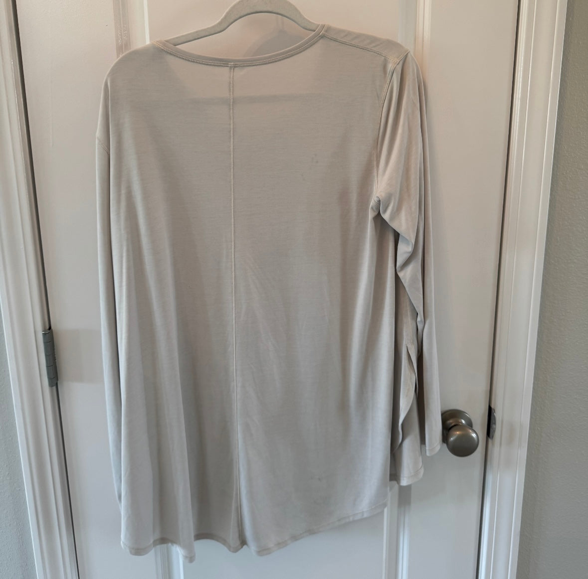Lululemon Top Women’s Size 12 Light Gray