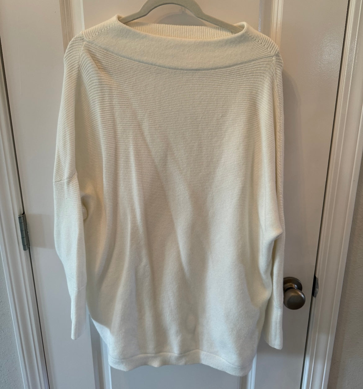 Ribbed Boat Neck Dolman Sweater Women’s Size Medium Solid Ivory