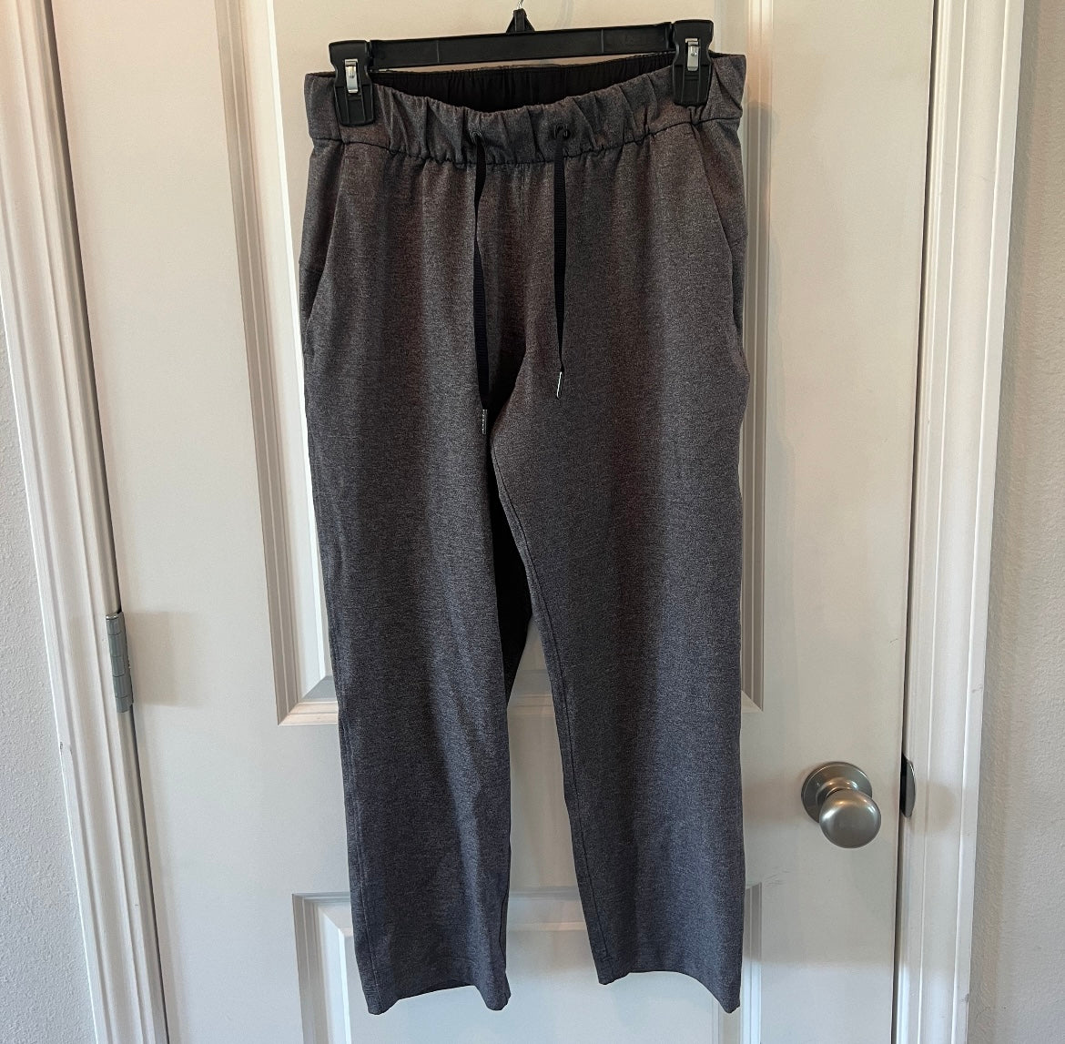 Lululemon On the Fly Pant 7/8 Length Women’s Size 4 Gray