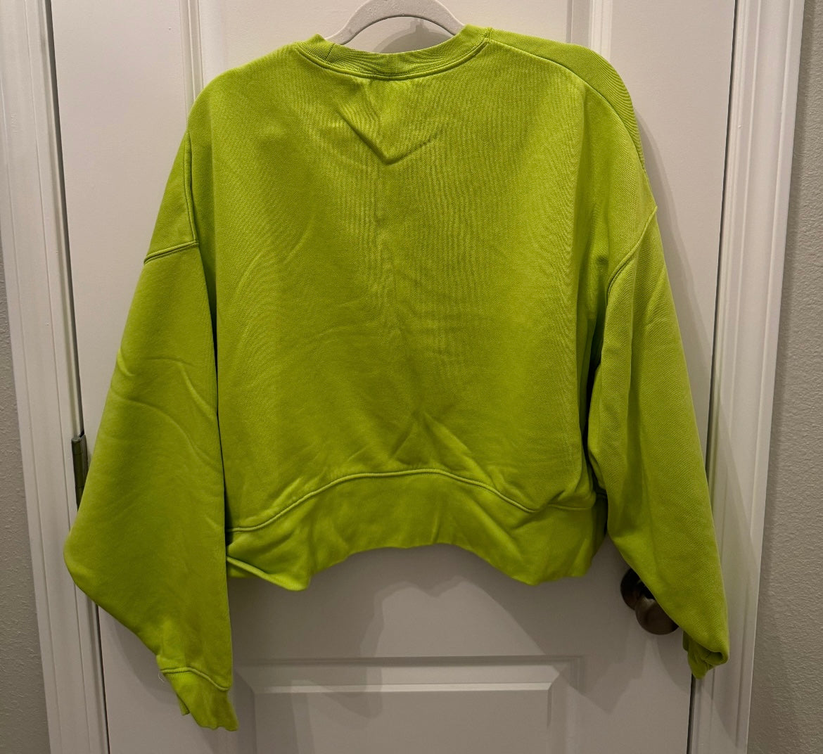 Nike Crew Sweatshirt Women’s Medium Lime Green