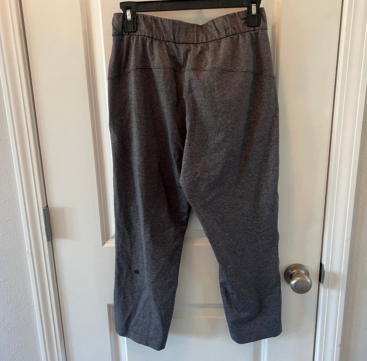 Lululemon On the Fly Pant 7/8 Length Women’s Size 4 Gray