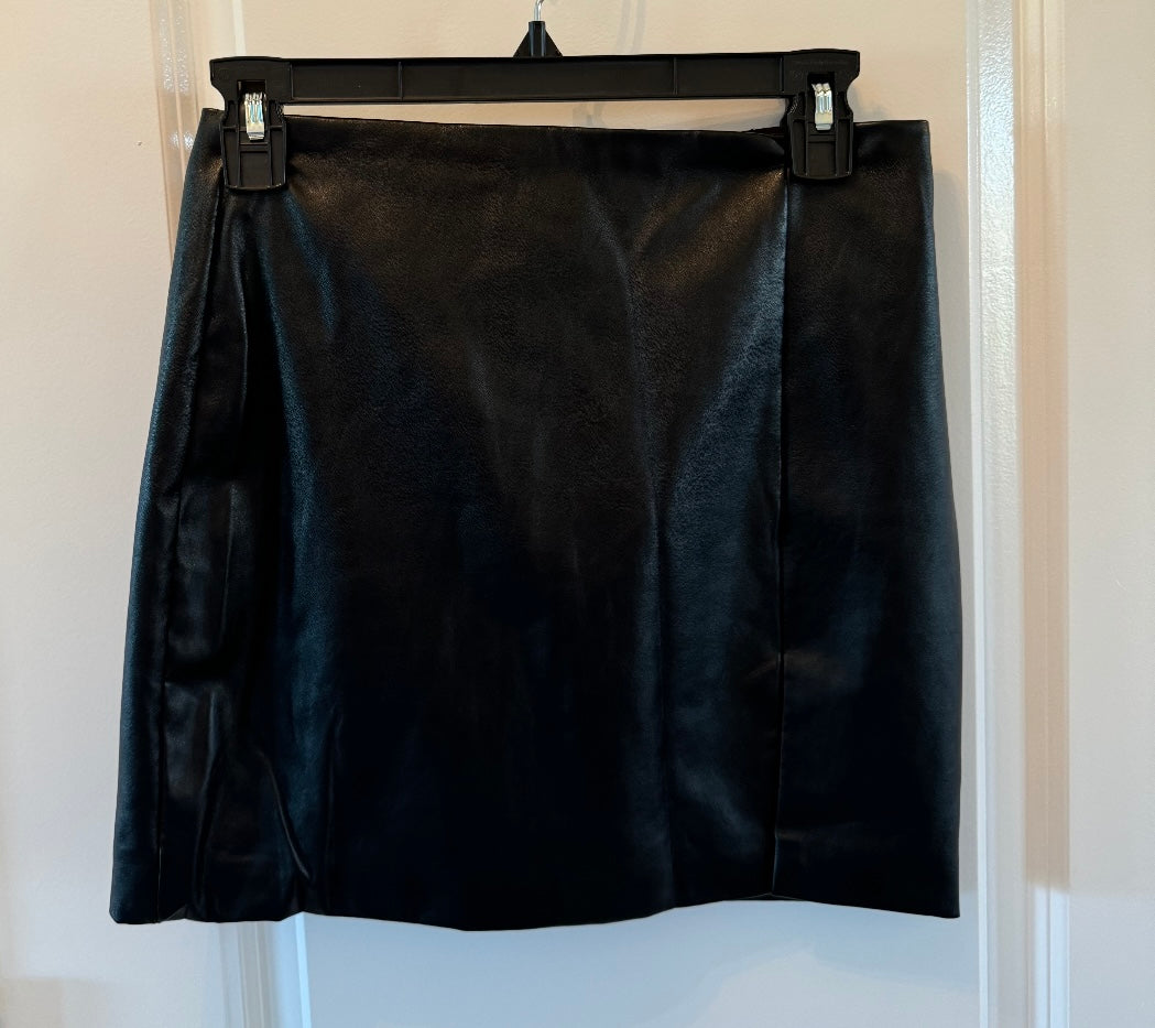 Forever 21 Faux Leather High Rise Mini Skirt Women’s Size Small Black