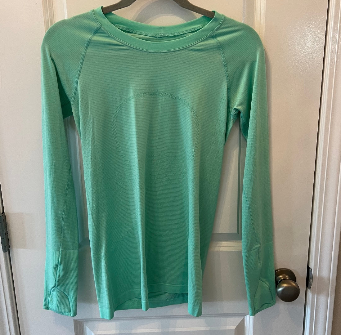 Lululemon Long Sleeve Crewneck Active Shirt Women’s Size 6 Mint