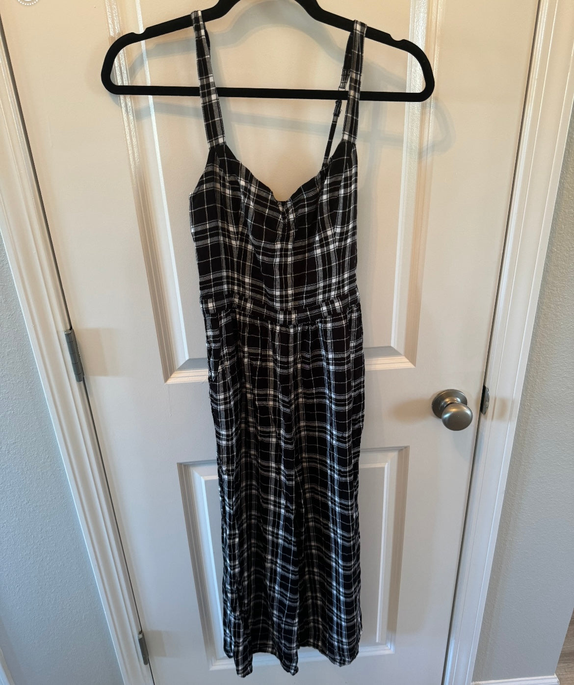 Hollister Plaid Jumpsuit Women’s Size Small Black