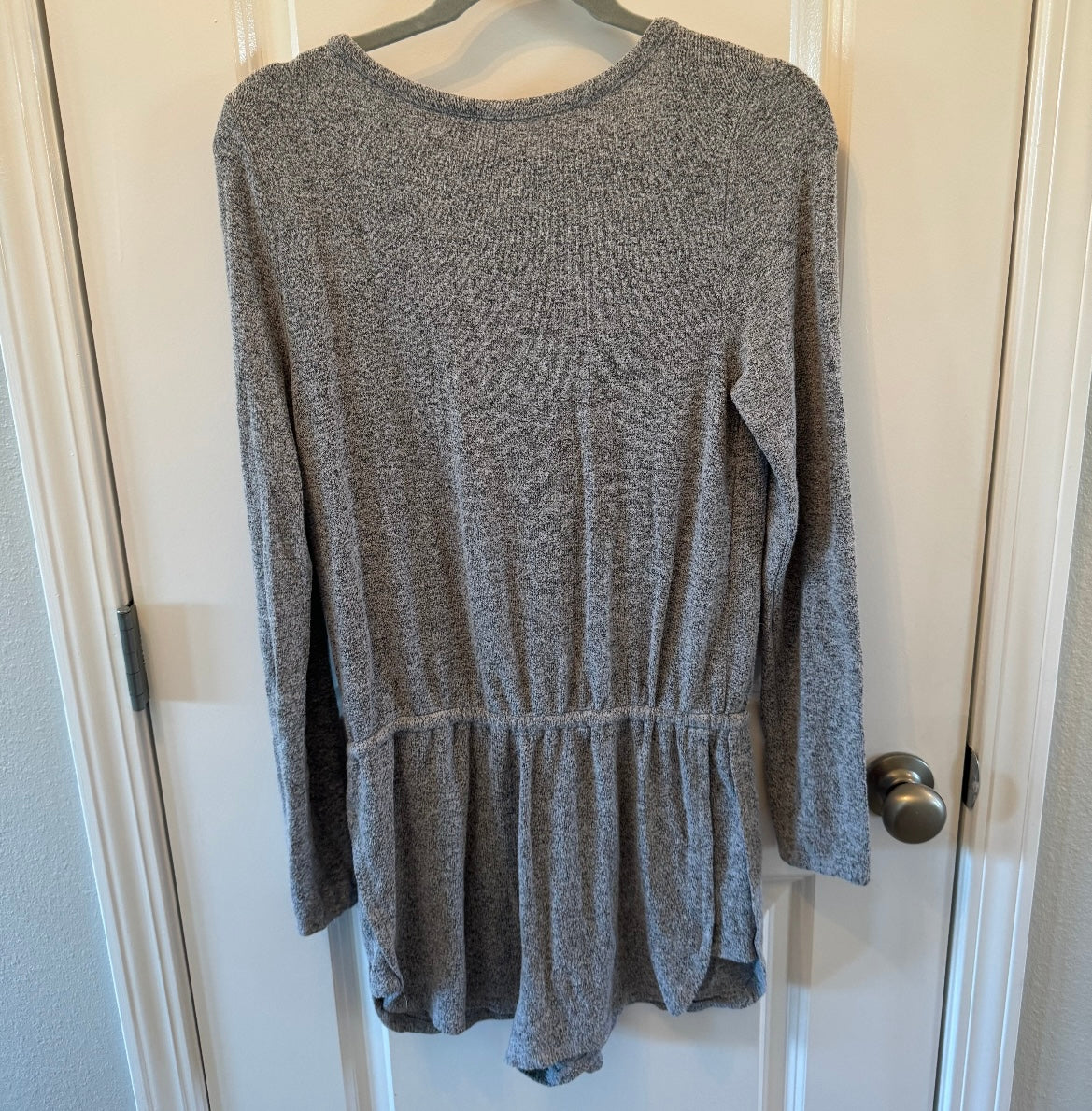 Long Sleeve Drawstring Knit Romper Women’s Size Medium Heather Gray