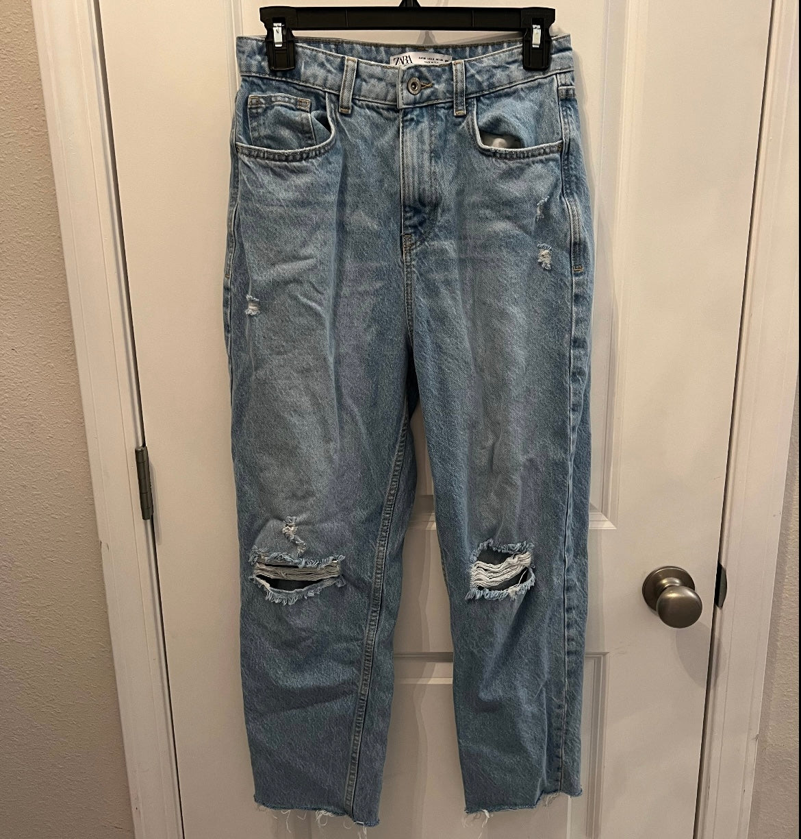 Zara Distressed Jeans Raw Hem Women’s Size 4