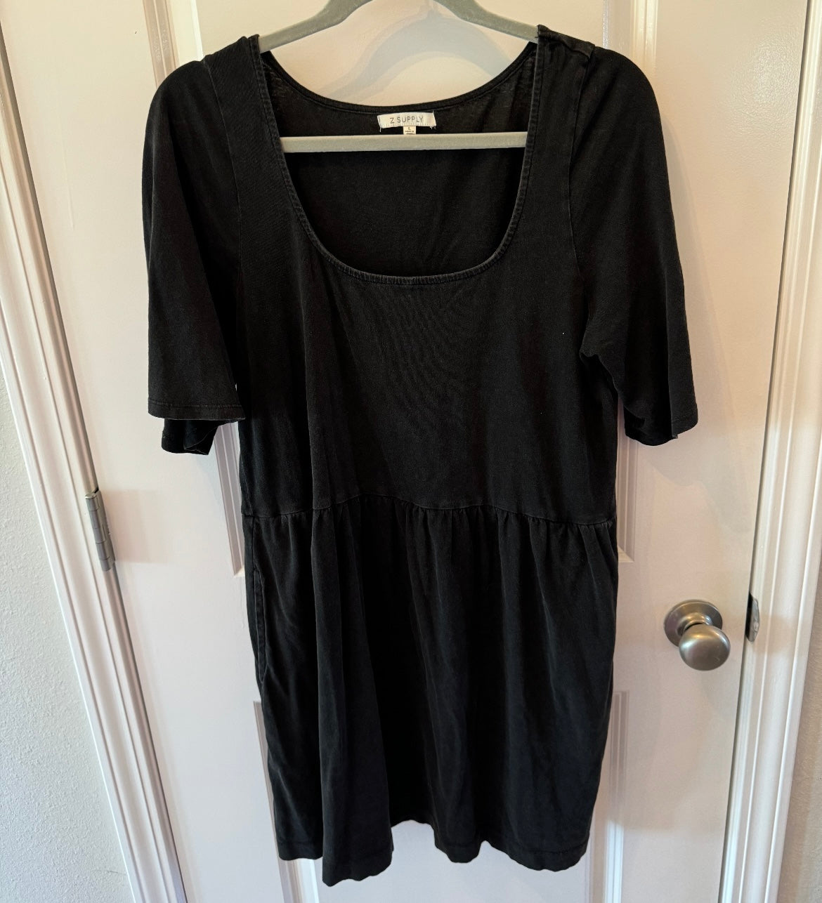 Z Supply Scoop Neck Baby Doll Top Short Sleeve Women’s Size Large Black