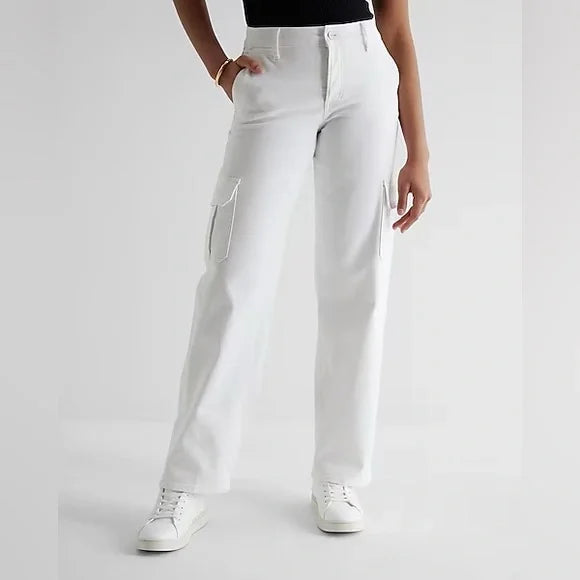 Express Low Rise Relaxed Straight Cargo Pants Women’s Size 0 Reg White