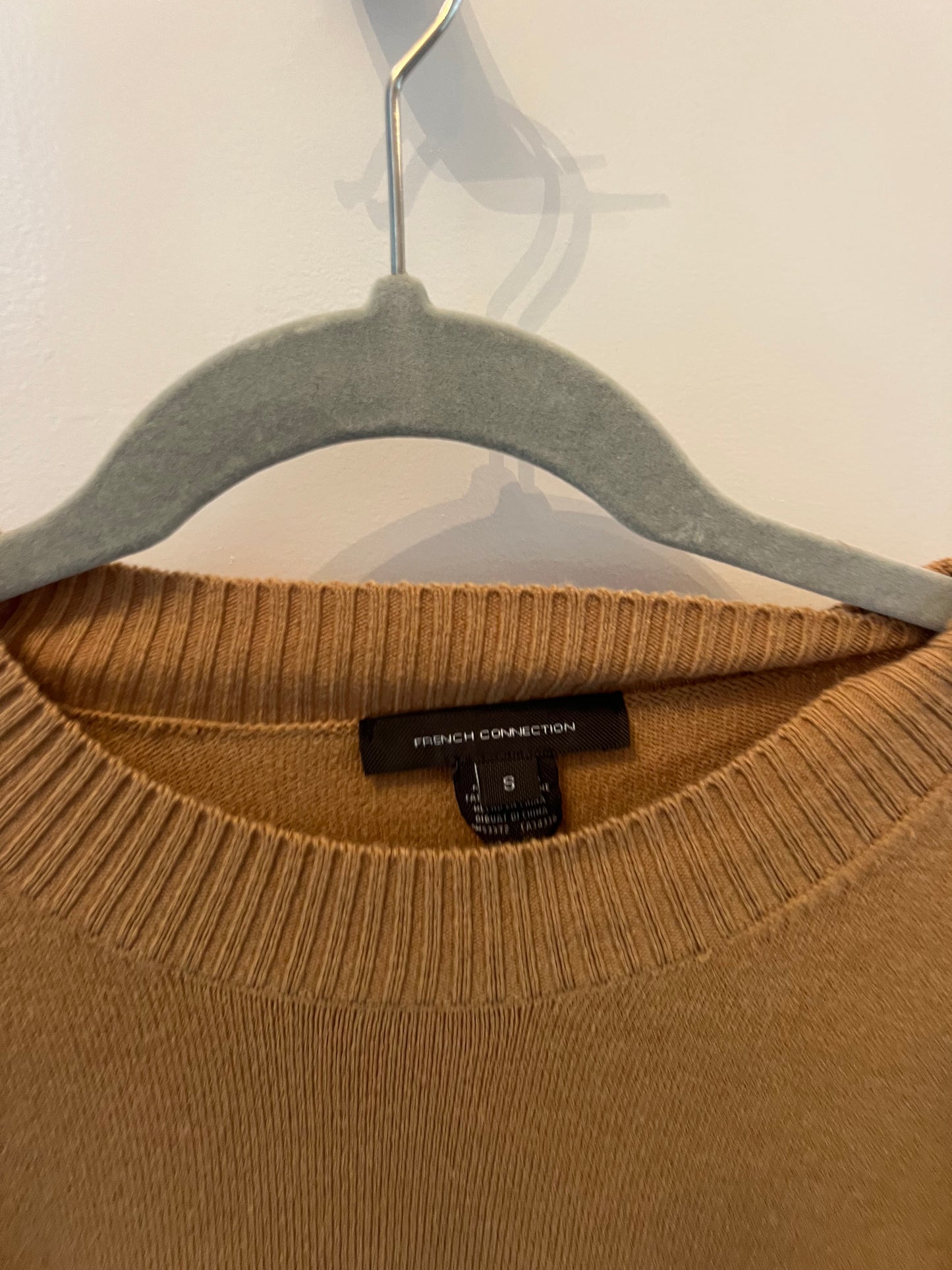 French Connection Crewneck Sweater Women’s Size Small Tan