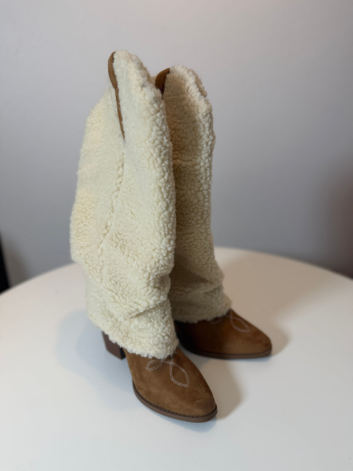 Vici Women’s Boots Size 8