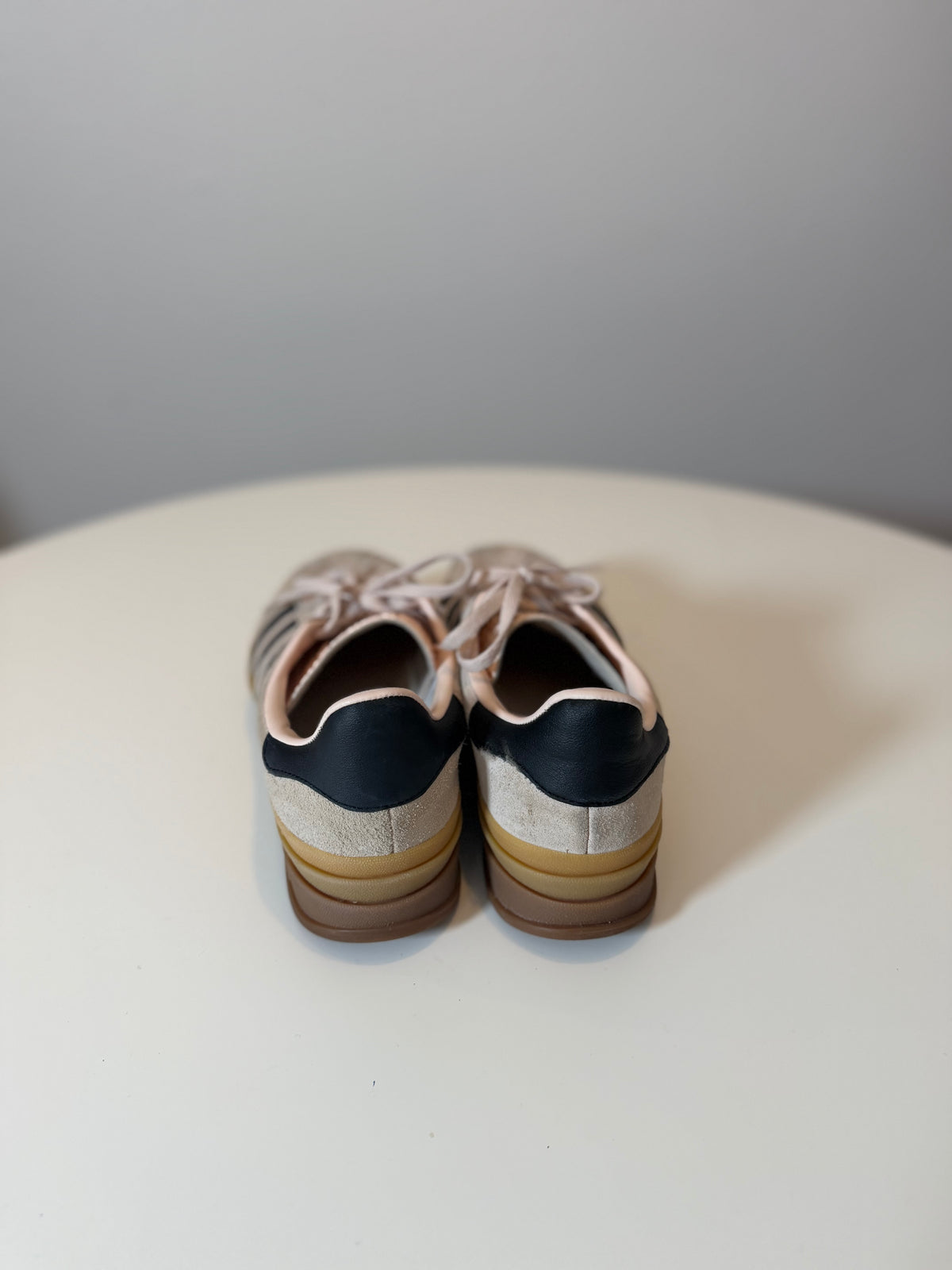 Adidas Gazelle Shoes Size 7.5